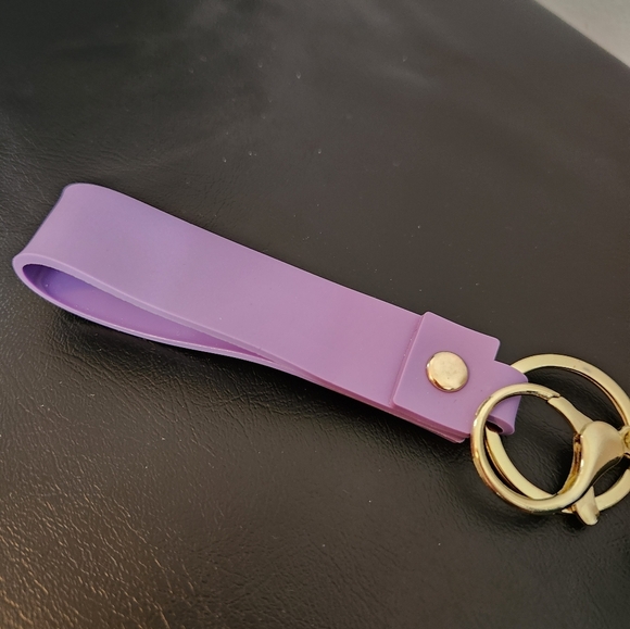 Inside Out (Fear) Keychain Disney - Picture 6 of 6